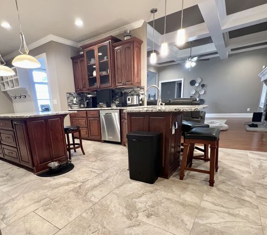 120 Spy Glass Way, Hendersonville, TN 37075