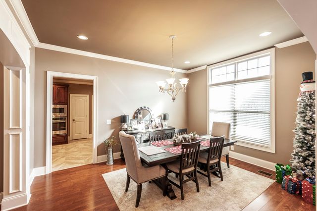 120 Spy Glass Way, Hendersonville, TN 37075