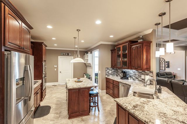 120 Spy Glass Way, Hendersonville, TN 37075