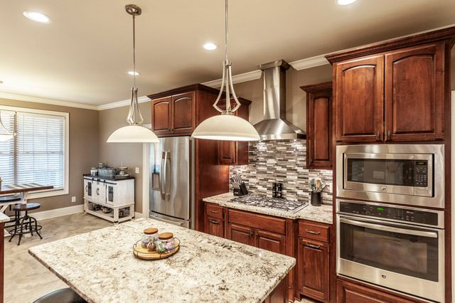 120 Spy Glass Way, Hendersonville, TN 37075