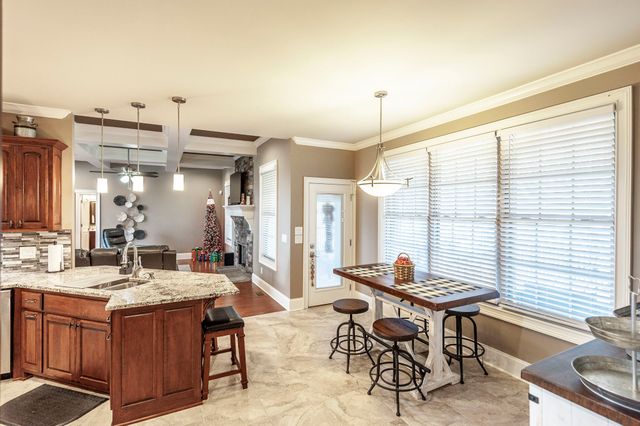 120 Spy Glass Way, Hendersonville, TN 37075