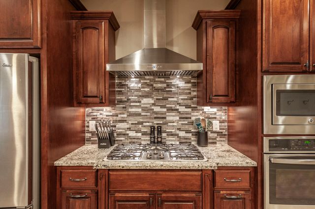 120 Spy Glass Way, Hendersonville, TN 37075