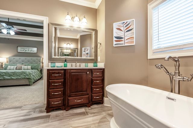 120 Spy Glass Way, Hendersonville, TN 37075