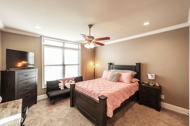 120 Spy Glass Way, Hendersonville, TN 37075