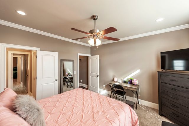 120 Spy Glass Way, Hendersonville, TN 37075