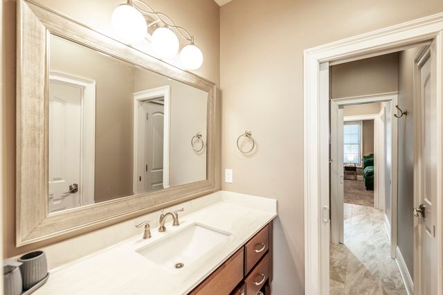 120 Spy Glass Way, Hendersonville, TN 37075