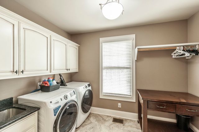 120 Spy Glass Way, Hendersonville, TN 37075