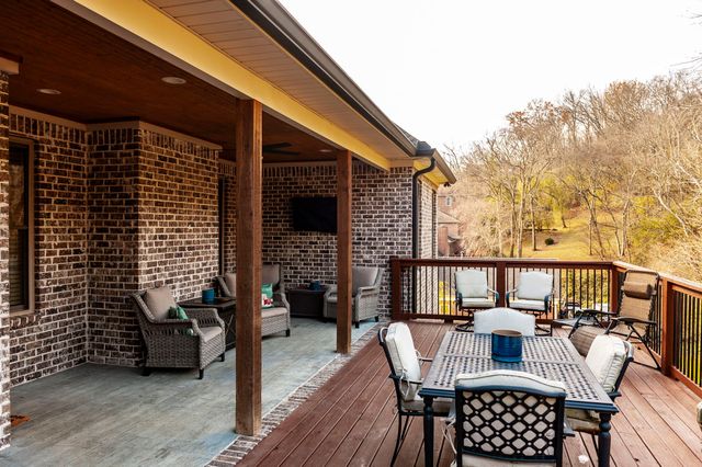 120 Spy Glass Way, Hendersonville, TN 37075