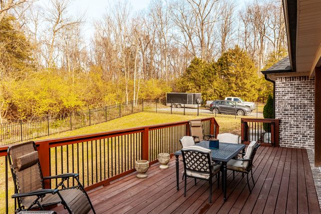 120 Spy Glass Way, Hendersonville, TN 37075