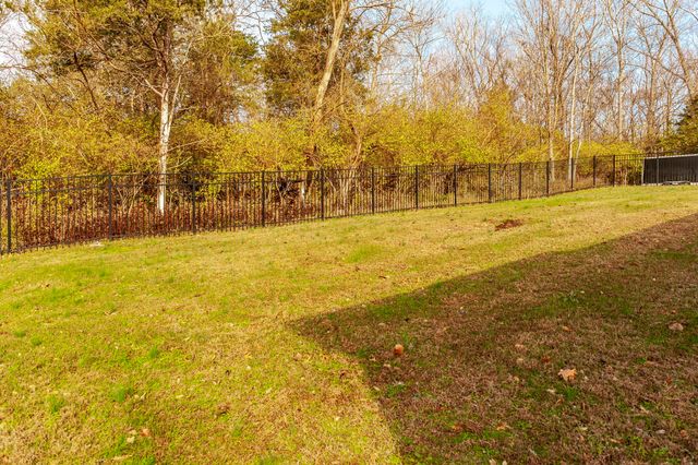 120 Spy Glass Way, Hendersonville, TN 37075