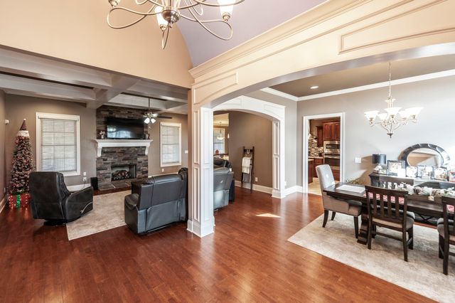 120 Spy Glass Way, Hendersonville, TN 37075