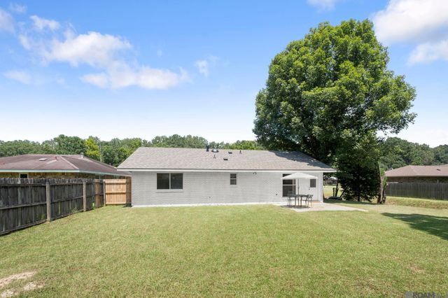 9932 Santa Monica Ave, Baton Rouge, LA 70818