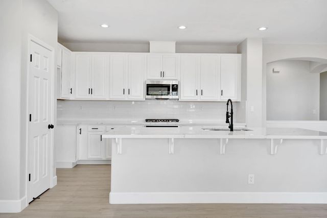 2090 N Delbert Avenue, Fresno, CA 93722