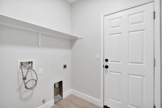 2090 N Delbert Avenue, Fresno, CA 93722