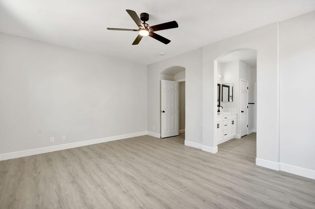 2090 N Delbert Avenue, Fresno, CA 93722