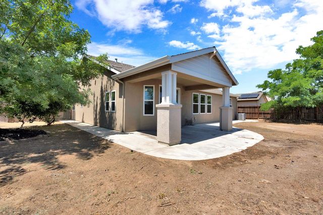 2090 N Delbert Avenue, Fresno, CA 93722