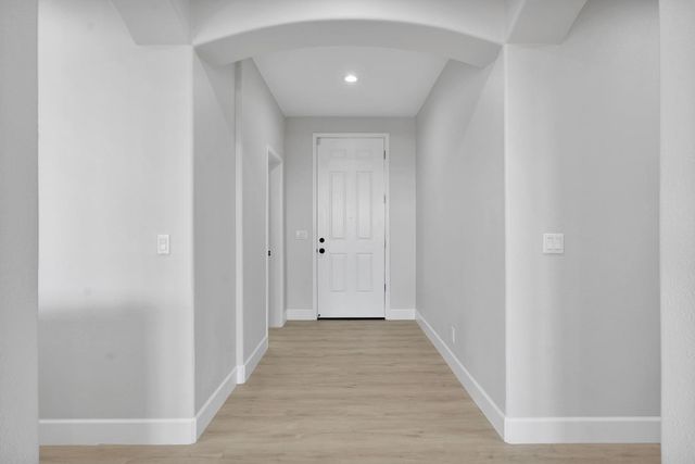2090 N Delbert Avenue, Fresno, CA 93722