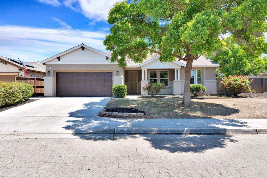 2090 N Delbert Avenue, Fresno, CA 93722