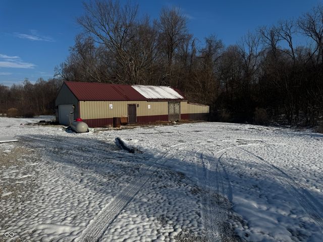 7605 Oak Street, Poland, IN 47868