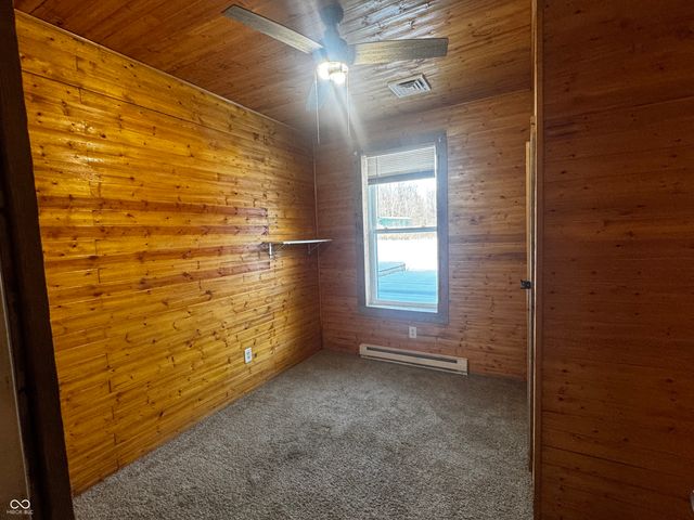 7605 Oak Street, Poland, IN 47868