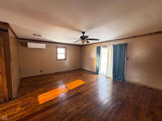 7605 Oak Street, Poland, IN 47868