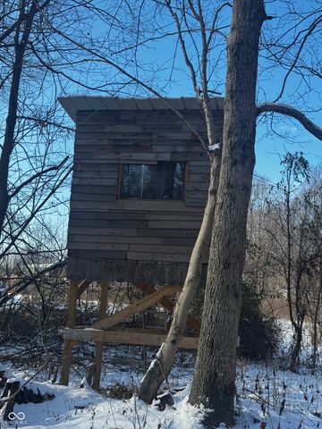 7605 Oak Street, Poland, IN 47868