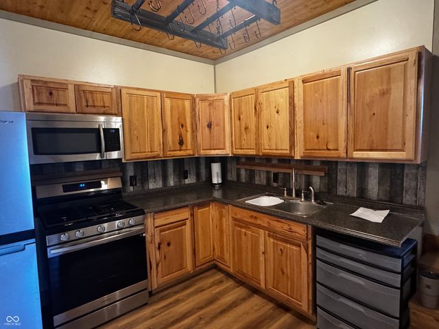 7605 Oak Street, Poland, IN 47868