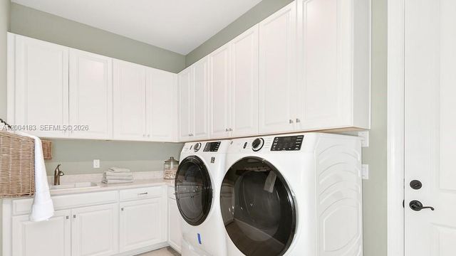 9918 SW Davanti Drive, Port St. Lucie, FL 34987