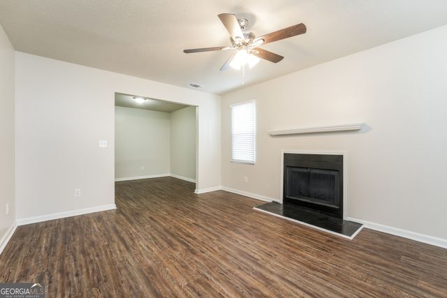 5439 Farmview Close, Stone Mountain, GA 30088