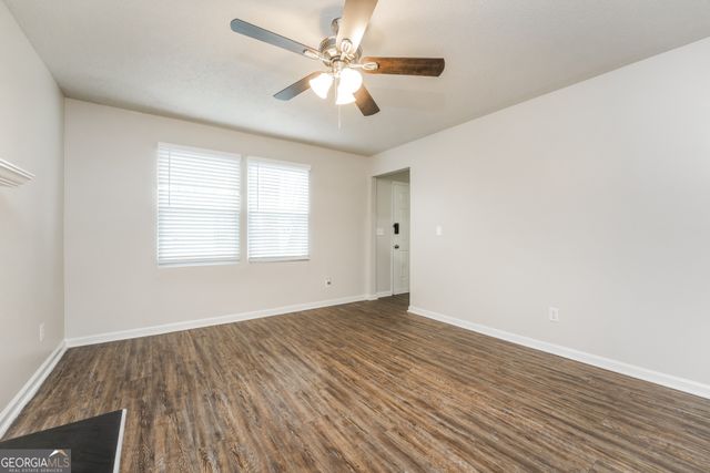 5439 Farmview Close, Stone Mountain, GA 30088