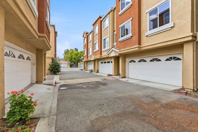 7371 Rainbow Drive, Cupertino, CA 95014