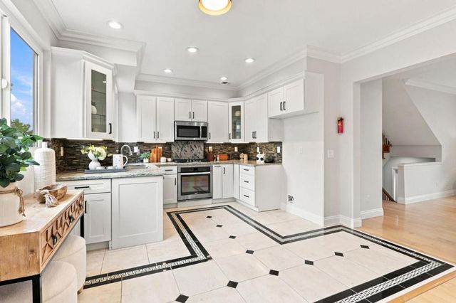 7371 Rainbow Drive, Cupertino, CA 95014