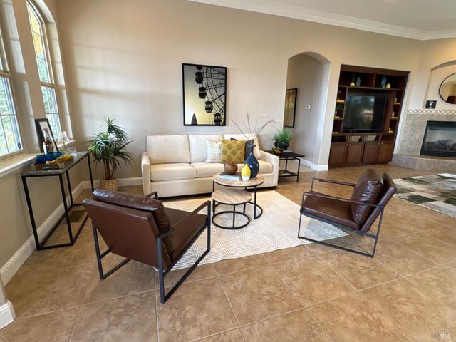 382 Knoll Dr, Fairfield, CA 94534