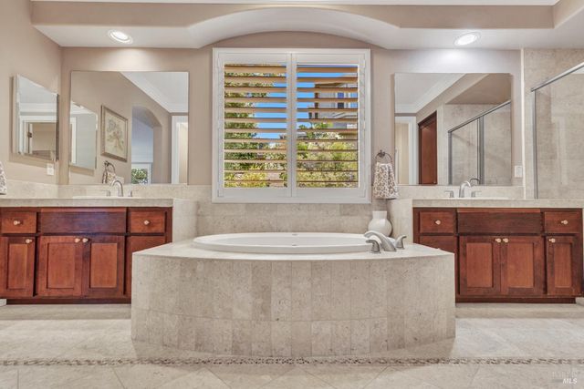 382 Knoll Dr, Fairfield, CA 94534