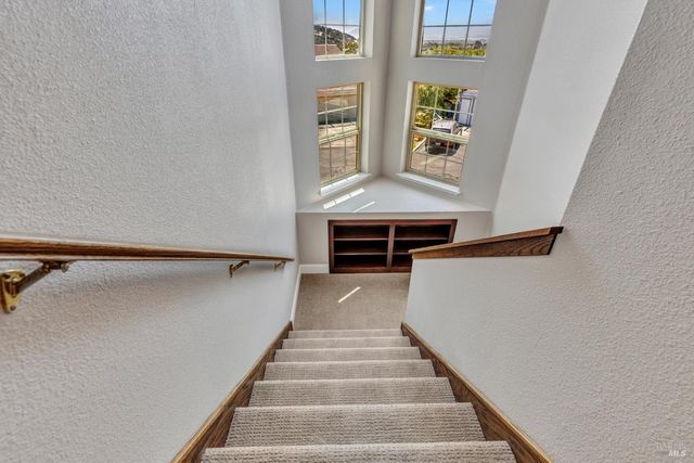 382 Knoll Dr, Fairfield, CA 94534