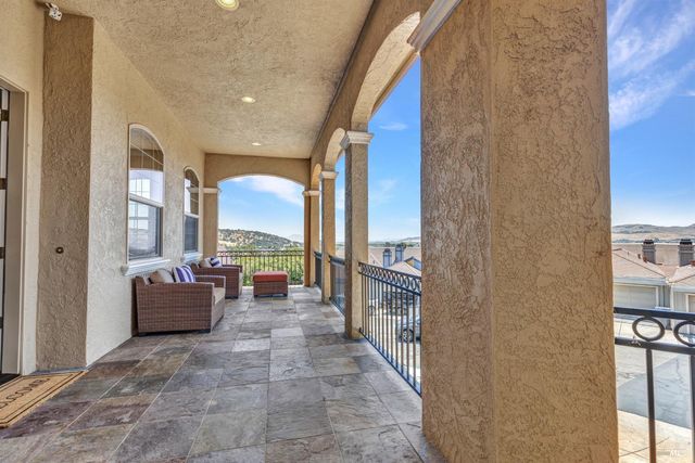 382 Knoll Dr, Fairfield, CA 94534