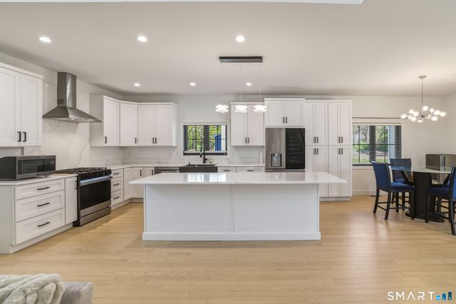 67 Luca Lane, Wethersfield, CT 06109