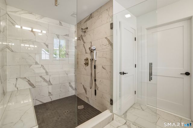 67 Luca Lane, Wethersfield, CT 06109