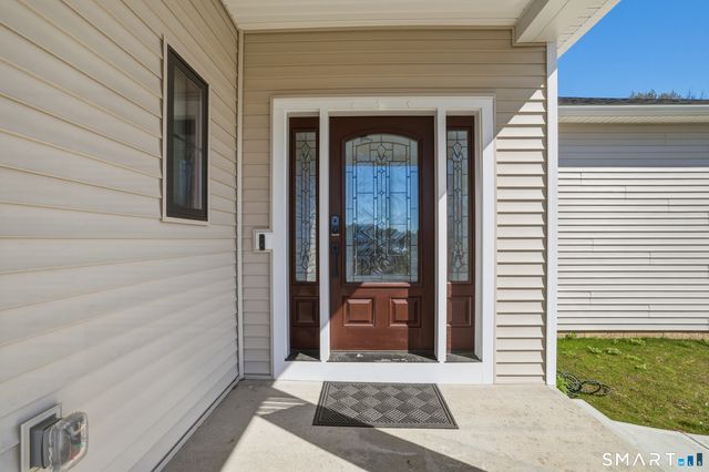 67 Luca Lane, Wethersfield, CT 06109