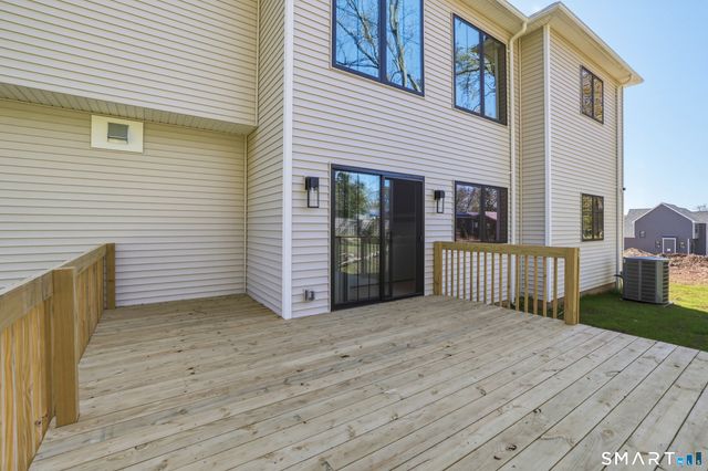 67 Luca Lane, Wethersfield, CT 06109