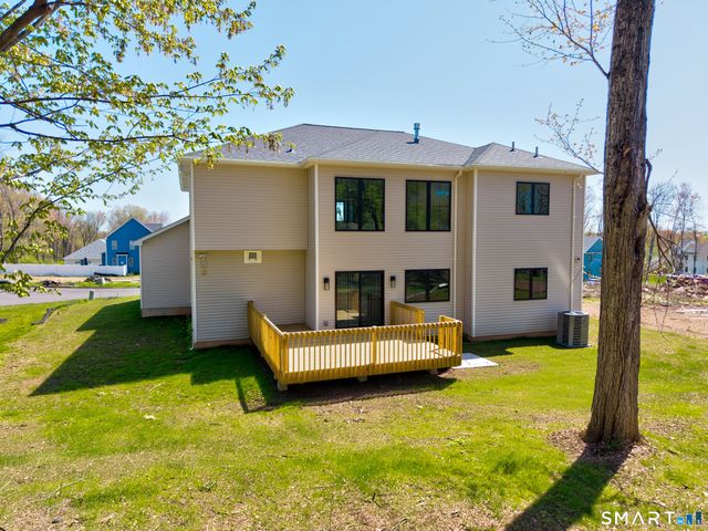 67 Luca Lane, Wethersfield, CT 06109