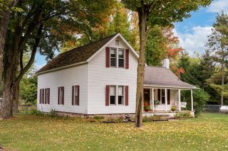 1227 E Washington Road, Farwell, MI 48622
