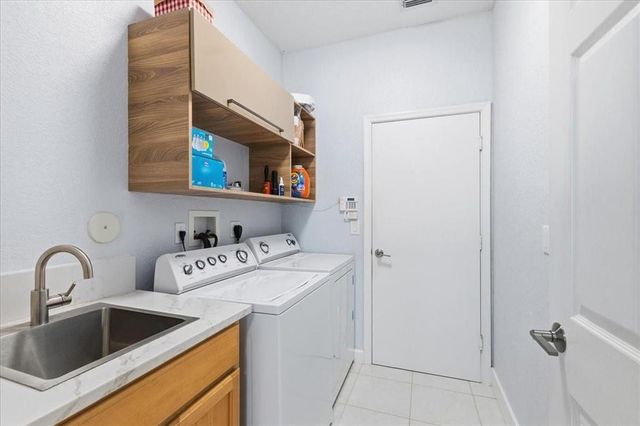 517 SE 7TH Avenue, Deerfield Beach, FL 33441