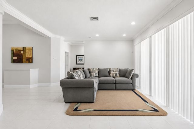517 SE 7TH Avenue, Deerfield Beach, FL 33441