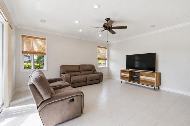 517 SE 7TH Avenue, Deerfield Beach, FL 33441