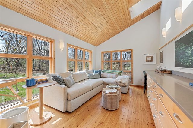 13670 Cottonwood Lane, Harbert, MI 49115