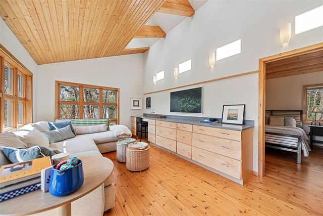 13670 Cottonwood Lane, Harbert, MI 49115