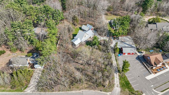 13670 Cottonwood Lane, Harbert, MI 49115