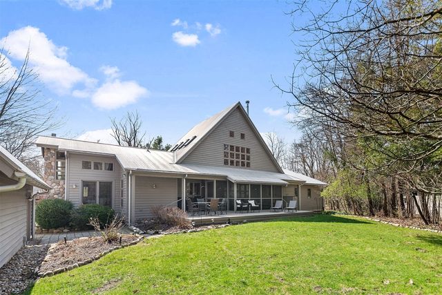 13670 Cottonwood Lane, Harbert, MI 49115