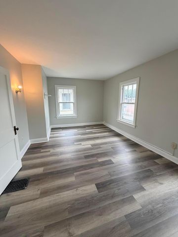 2533 Sullivant Avenue, Columbus, OH 43204